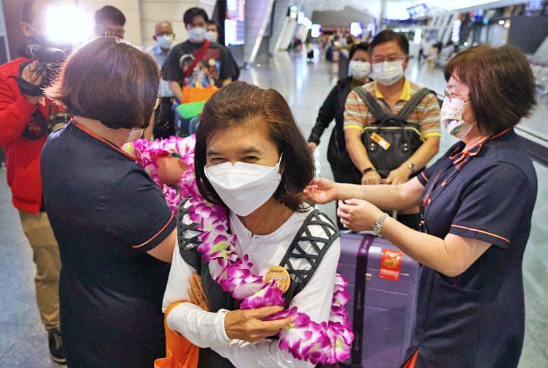 ต้อนรับ “นักท่องเที่ยวกลุ่มแรก” จากไทย หลังยกเลิกกักตัวโควิด
