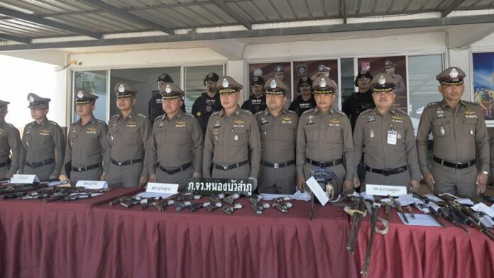 แถลง