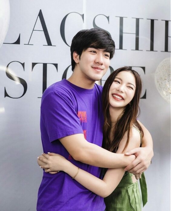 มุก ตกใจคนโยงปม