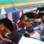 วัดอุทยาน- บางขุนกรอง สืบสานประเพณี ตักบาตรทางน้ำ108รูป คลองบางกอกน้อย