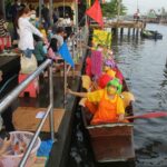 วัดอุทยาน- บางขุนกรอง สืบสานประเพณี ตักบาตรทางน้ำ108รูป คลองบางกอกน้อย