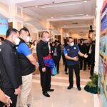 รมว.เฉลิมชัย ชูศูนย์ข้าวชุมชนเป็นศูนย์กระจายเมล็ดพันธุ์คุณภาพดีส่งตรงถึงมือพี่น้องชาวนา
