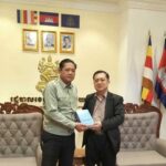 ซีพี ออลล์ มอบพจนานุกรม ไทย-เขมรให้แก่ผู้ว่าฯจ.อุดรมีชัย  เชื่อมสัมพันธ์ไทย-กัมพูชาและมอบให้หน่วยงานภาครัฐ