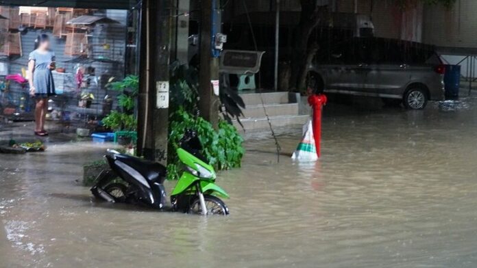 ครึ่งล้อ