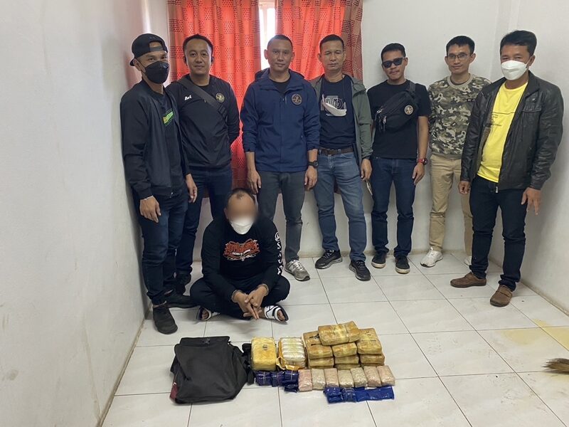 เปิดยุทธการ "พิทักษ์เมืองพญาแล" นำกำลังบุกจับ ผู้ค้ายาเสพติด ยึดทรัพย์จำนวนมาก สารภาพรับ ยาบ้า มาเม็ดละ 7 บาท