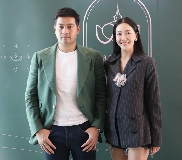 นานๆ ออกงานคู่
