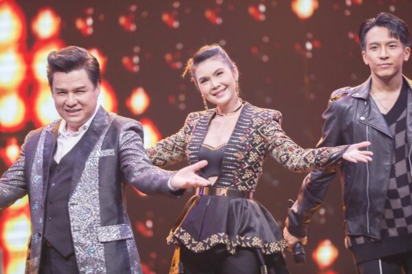ชรัส เฟื่องอารมย์