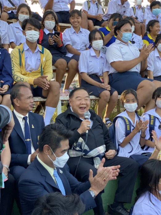 พล.อ.ประวิตร วงษ์สุวรรณ รองนายกรัฐมนตรี ในฐานะ ผอ.กองอำนวยการน้ำแห่งชาติ (กอนช.)