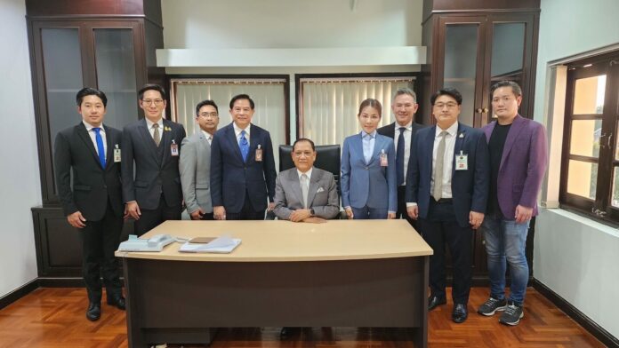 นายไตรรงค์ สุวรรณคีรี ที่ปรึกษานายกฯ