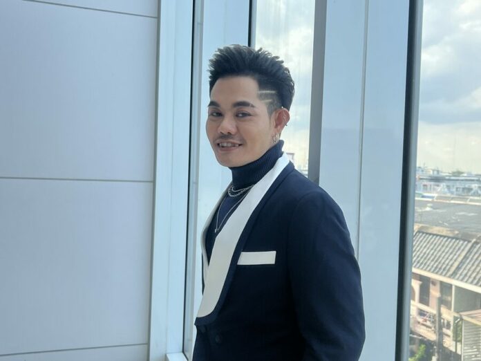 เก่ง ธชย พ้อทัวร์ลง