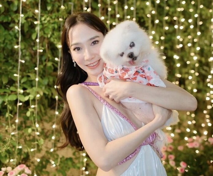 อั้ม แจ้ง