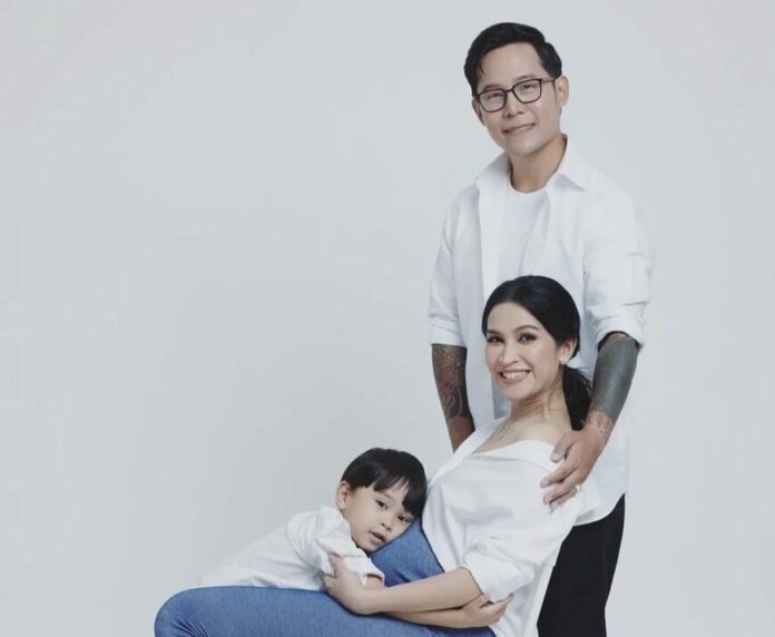 อี๊ฟ พุทธธิดา ทำงานไม่พัก