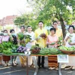 วธ. เชิญชวนพุทธศาสนิกชนเข้าวัดปฏิบัติธรรมวันธรรมสวนะ “ครอบครัวหิ้วตะกร้า ศรัทธาอิ่มบุญ อุดหนุนชุมชน” พาครอบครัวเข้าวัดทำบุญ