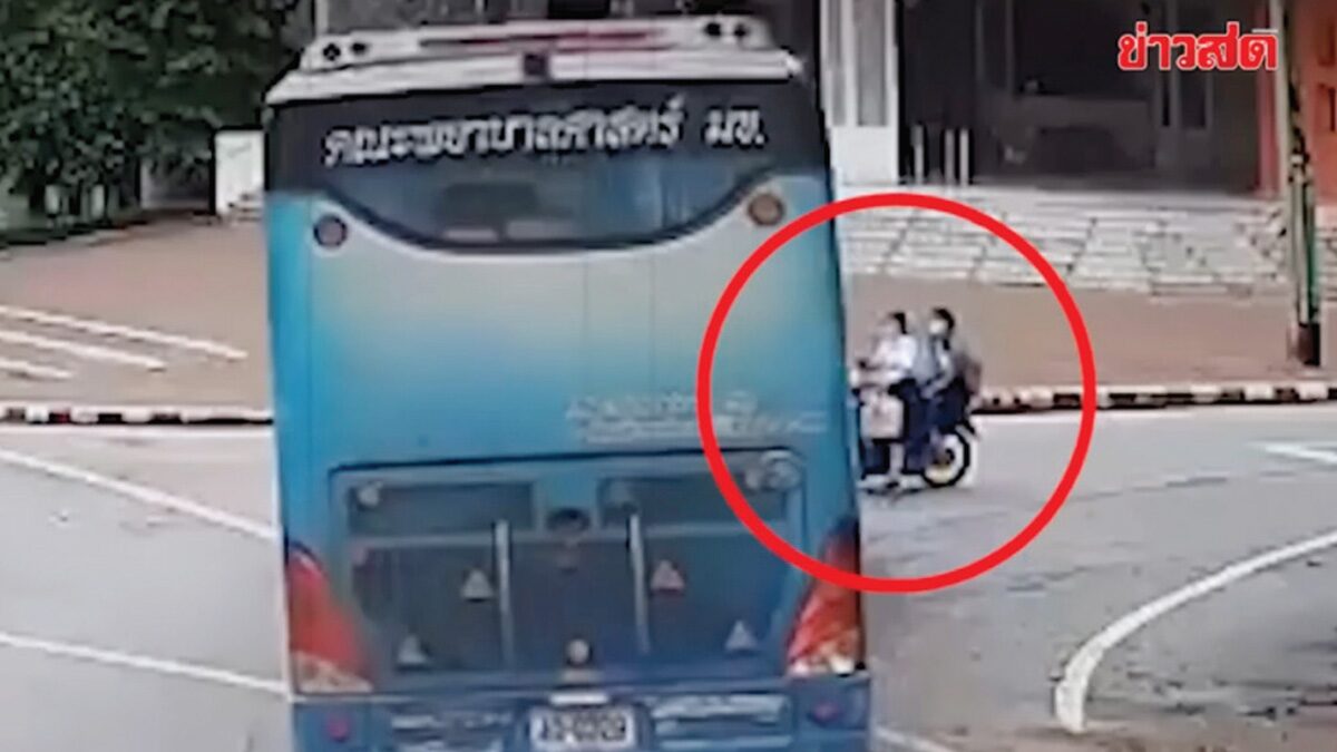 สดจากสนามข่าว - ปิดคดีเหตุสลดขอนแก่น ศาลคุก2ปีโชเฟอร์รถบัส ทับดับนศ.แพทย์คา‘มข.’