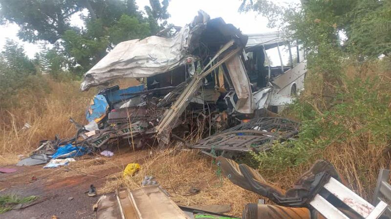 รถบัสยางระเบิด “ชนประสานงา” คร่าพุ่ง 40 ศพ-บาดเจ็บทะลุร้อย