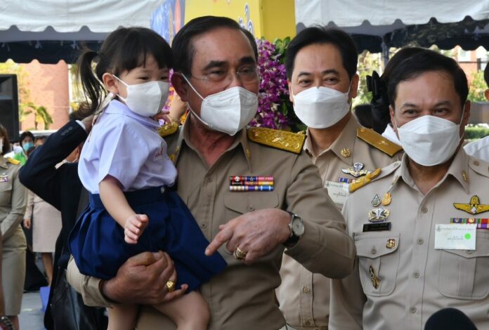 พล.อ.ประยุทธ์ จันทร์โอชา นายกรัฐมนตรี และรมว.กลาโหม