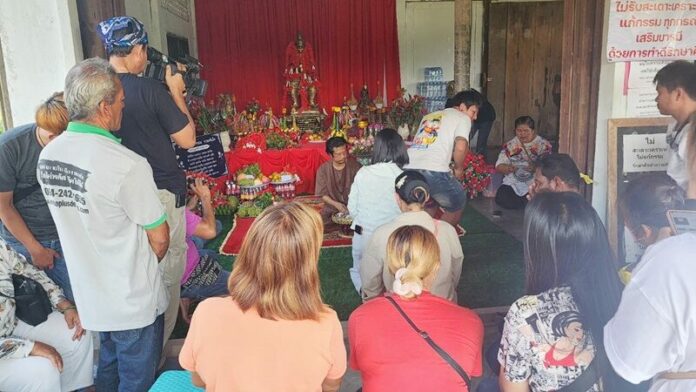 แห่แก้บน