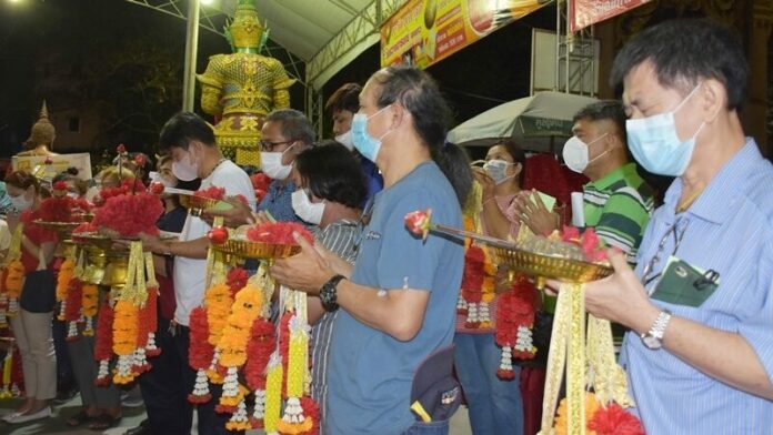 พระตรีมูรติล้น