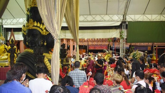 พระตรีมูรติ