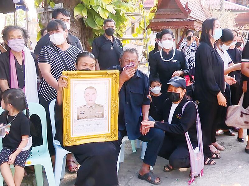 สดจากสนามข่าว - ย้อนนาทีล่าจับอดีตตร. ยิงดต.ดับขณะไล่จับกุม หนีซุกป่า-ปิดล้อม 9 ชม.