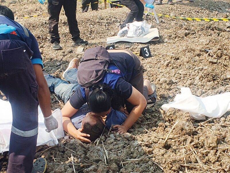 สดจากสนามข่าว - ย้อนนาทีล่าจับอดีตตร. ยิงดต.ดับขณะไล่จับกุม หนีซุกป่า-ปิดล้อม 9 ชม.