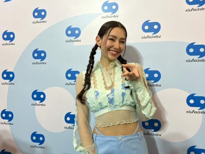 เบลล่า ขึ้นทำเนียบนางเอกสาวโอนไว