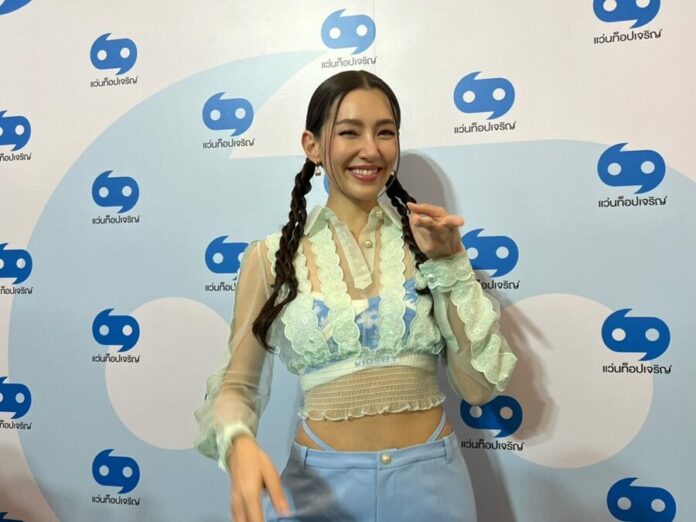 เบลล่า ขึ้นทำเนียบนางเอกสาวโอนไว