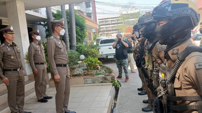 ปล่อยแถว