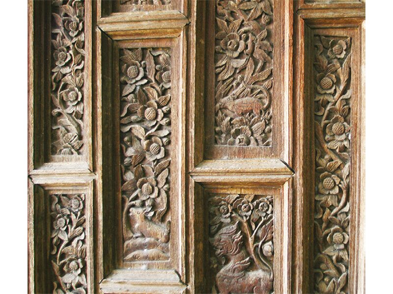 ลวดลายงานตกแต่งในสถาปัตยกรรมไทยประเพณีที่นำเอาธรรมชาติ