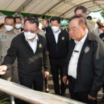 รองนายกฯ ประวิตร ลงพื้นที่เร่งรัดแผนบรรเทาอุทกภัยลุ่มน้ำเจ้าพระยาตอนล่าง  บรรเทาปัญหาน้ำท่วมเมืองปทุม