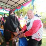 พม. เปิดศูนย์ช่วยเหลือสังคมชุมชนแผ่นดินทอง เขตหนองจอก พร้อมให้บริการสวัสดิการสังคมแบบ One Stop Service มุ่งพัฒนาคุณภาพชีวิตกลุ่มเป้าหมายในชุมชน