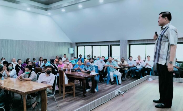 นายนิพนธ์ บุญญามณี รองหัวหน้าพรรคประชาธิปัตย์ (ปชป.) และผอ.เลือกตั้งประชาธิปัตย์