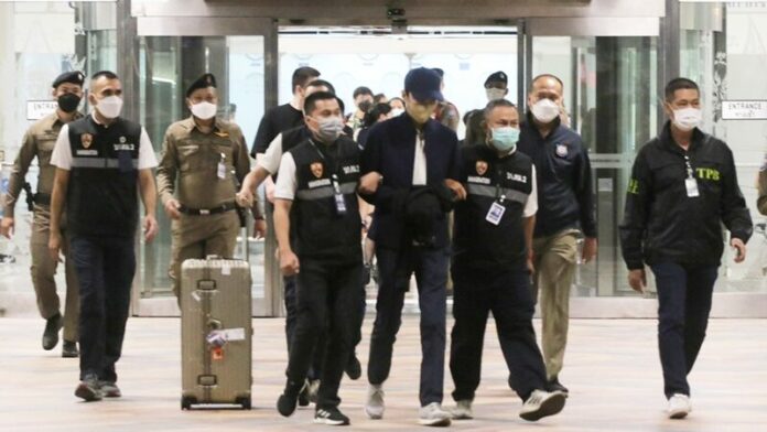 เบนซ์ คุมสอบ
