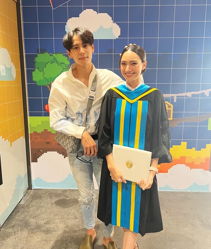 แอนน่า กลึคส์