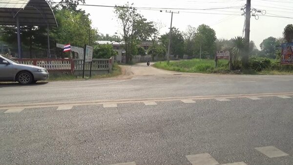 ตำรวจ ขับกระบะ พุ่งชนจักรยานยนต์ ยาย-หลานร่างกระเด็น เบรกล้อตาย