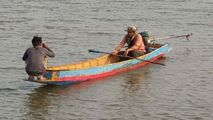 เรือเหล็ก