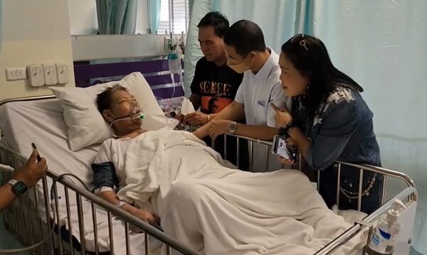 ครูชลธี ธารทอง อาการทรุด ต้องเข้าไอซียู หลังเกิดอาการป่วยเข้าโรงพยาบาลด่วน