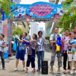 องอาจ-มาดามเดียร์-ดร.เอ้ นำทีม ผู้สมัคร ส.ส.กทม.ปชป. เล่นน้ำสงกรานต์ สยามสแควร์