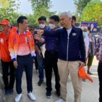 สุวัจน์ นำผู้สมัคร ส.ส. โคราช ลงพื้นที่ วางแผนแก้ปัญหาน้ำท่วมน้ำแล้ง อ้อนขอคะแนนชาวบ้าน