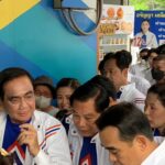 บิ๊กตู่ ลุย บองมาร์เช่ ช่วยพรรคหาเสียง ไม่พลาดแห่ส่องเลขทะเบียนรถ วันหวยออก