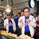 บิ๊กตู่ ลุย บองมาร์เช่ ช่วยพรรคหาเสียง ไม่พลาดแห่ส่องเลขทะเบียนรถ วันหวยออก