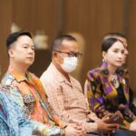น้อมนำขยายผลพระดำริ "เจ้าฟ้าสิริวัณณวรีฯ" ปลัด มท. นำผู้ทรงคุณวุฒิลงพื้นที่โค้ชชิ่งผ้าลายพระราชทานผ้าลายดอกรักราชกัญญา ให้กับช่างทอผ้าพื้นที่อีสานใต้