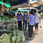 เจ้าของตลาดสุวพันธุ์ผนึกพาณิชย์จังหวัด ตรวจซื้อขายมะม่วง ยันราคาไม่ตก ลูกค้าซื้อขายปกติ ออเดอร์เข้าเพียบ 