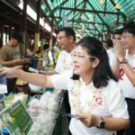 สุดารัตน์ ขนทีมผู้สมัครฝั่งธน หาเสียงทางน้ำ ชูไอเดีย 'คาแนล ทาวน์' ดันแหล่งท่องเที่ยวระดับโลก