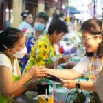 สุดารัตน์ ขนทีมผู้สมัครฝั่งธน หาเสียงทางน้ำ ชูไอเดีย 'คาแนล ทาวน์' ดันแหล่งท่องเที่ยวระดับโลก