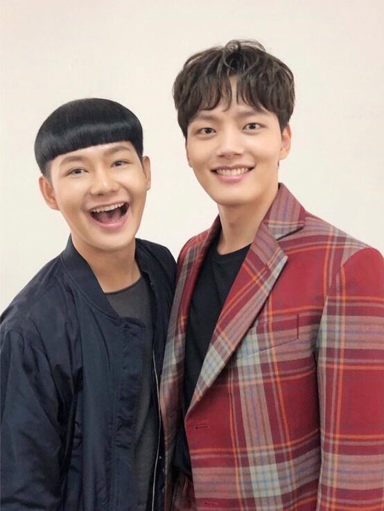 ดีเจนุ้ย และ ยอจินกู