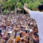 วัยรุ่นแห่เชียร์ก้าวไกล พิธา หาเสียงเปลี่ยนจุดยืน 'เมืองลุง ต้องมีเรา' ยันจะกลับมาในฐานะ 'นายกฯ'