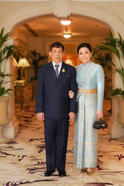 ในหลวง-พระราชินี เสด็จร่วมงานเลี้ยงพระกระยาหารค่ำ ก่อนเสด็จร่วมพระราชพิธีพระบรมราชาภิเษก คิงส์ชาร์ลส์