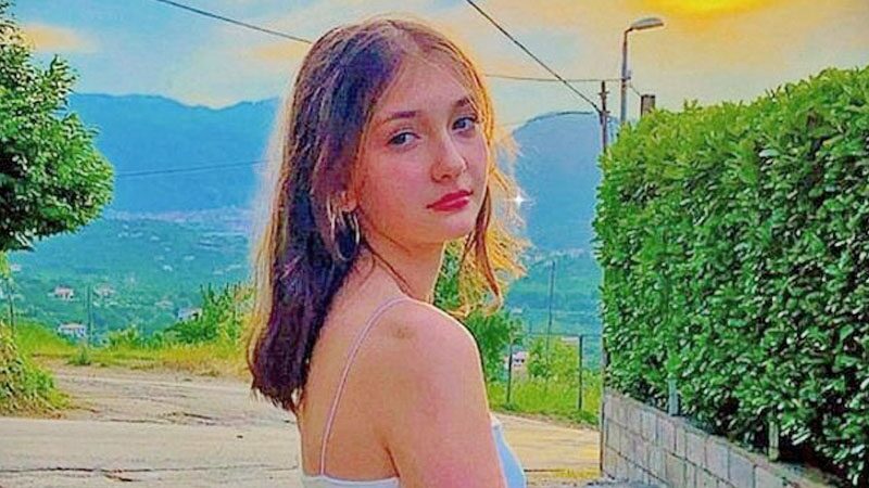 อุทหารณ์สาววัย 16