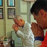 'สุวัจน์-เทวัญ' เยี่ยมบ้านคุณย่าโม รับน้ำศักดิ์สิทธิ์ ขอพรมงคล มีชัยชนะ ศัตรูแพ้พ่าย